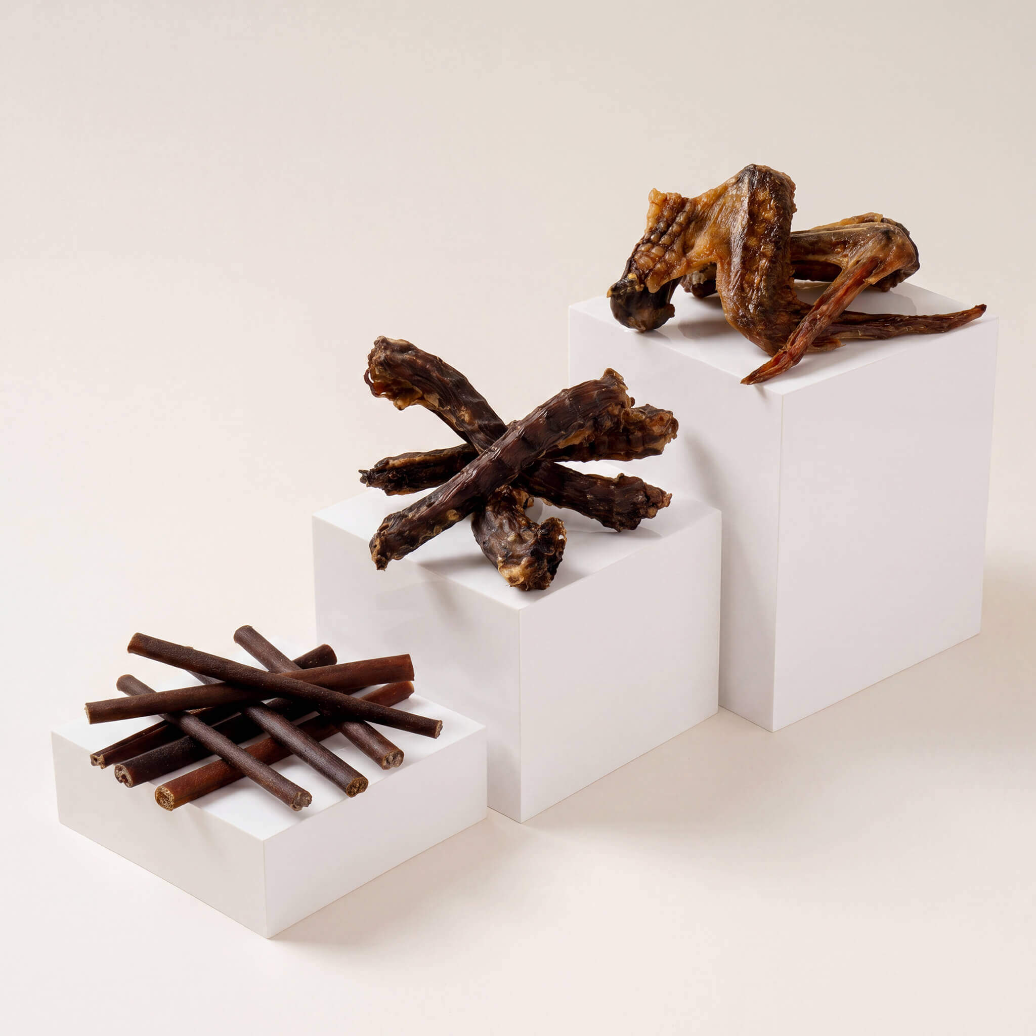 endurance chews on pedestals — duck wing, collagen, duck neck