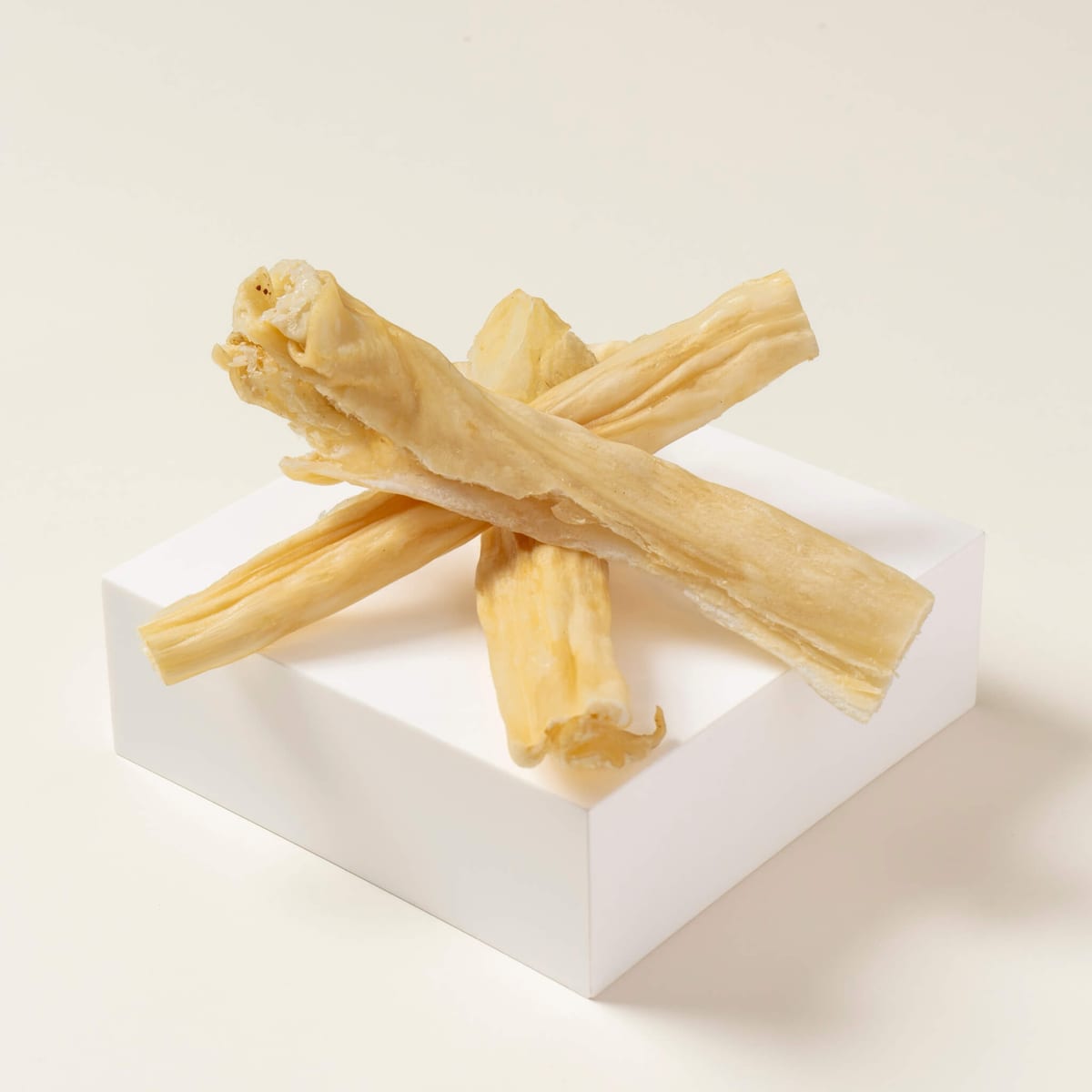 Dehydrated rabbit sticks with natural collagen — a single-ingredient dental chew